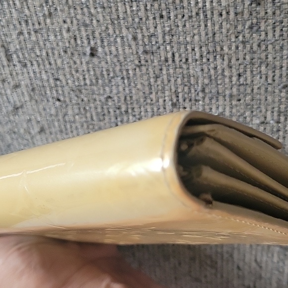 Louis Vuitton Vernis Cream wallet - Picture 8 of 14